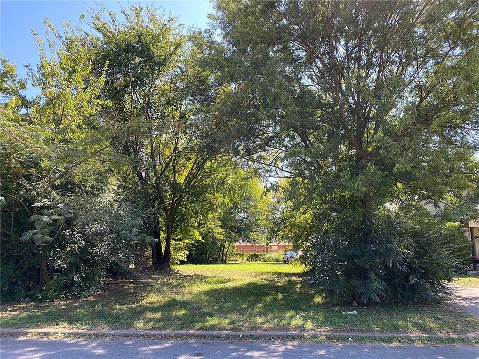 2nd image of 1408 E Park Pl