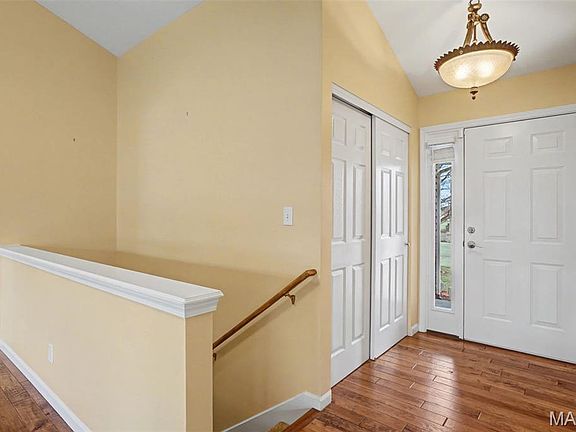 3rd image of 1055 Saint Andrews Dr