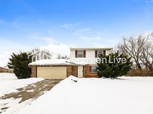 8810 Foxgate Ct, Huber Heights, OH 45424
