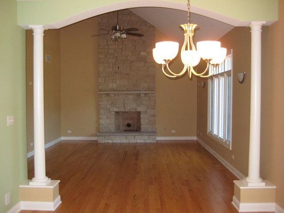 3rd image of 822 Coronet Ln