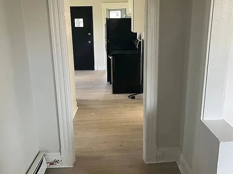 190 Brook St #3 — Photo 4