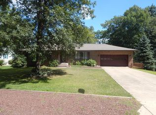 26 Fawnwood Dr, Scranton, PA 18504