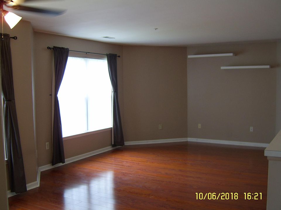 2nd image of 2011 Starlight Ln Unit 3D