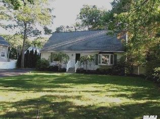 32 Argonne Rd E, Hampton Bays, NY 11946