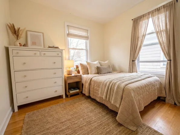 220 Freeman St #2, Brookline, MA 02446