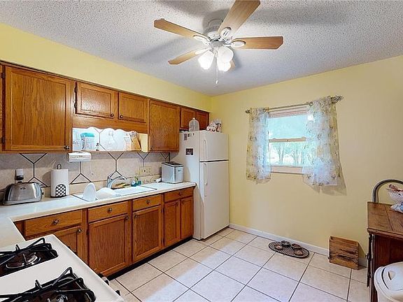 5th image of 9881 Lily St N #236