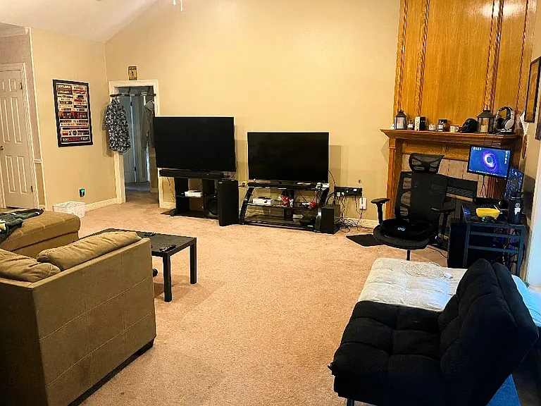 2806 Arroyo Ct N — Photo 4