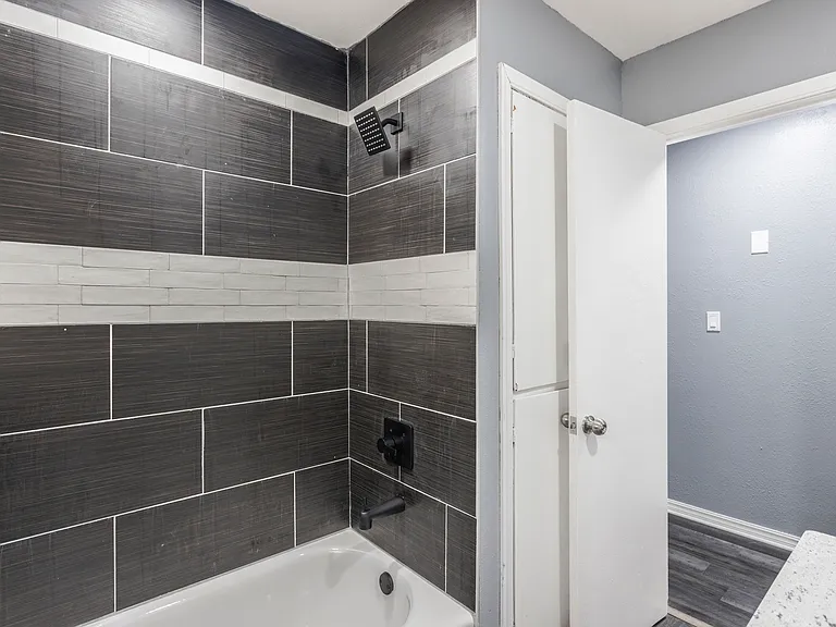 308 S Payne St — Photo 12