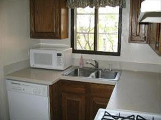 4th image of 1557 Monroe Ave APT 3