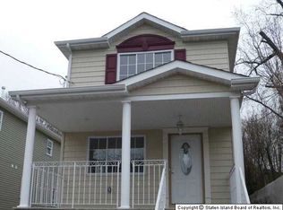 912 Castleton Ave, Staten Island, NY 10310