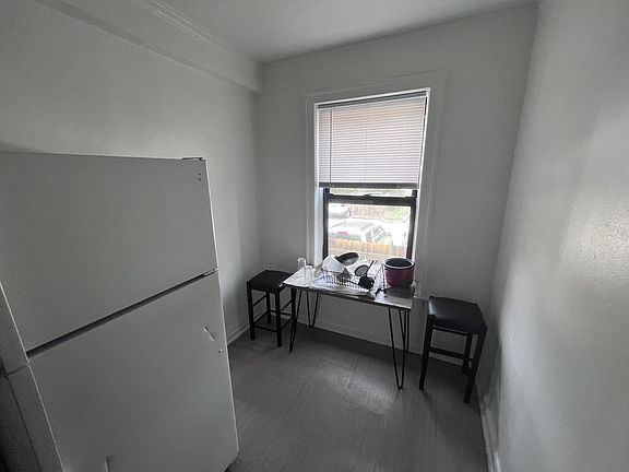 5th image of 4728 S Woodlawn Ave #D