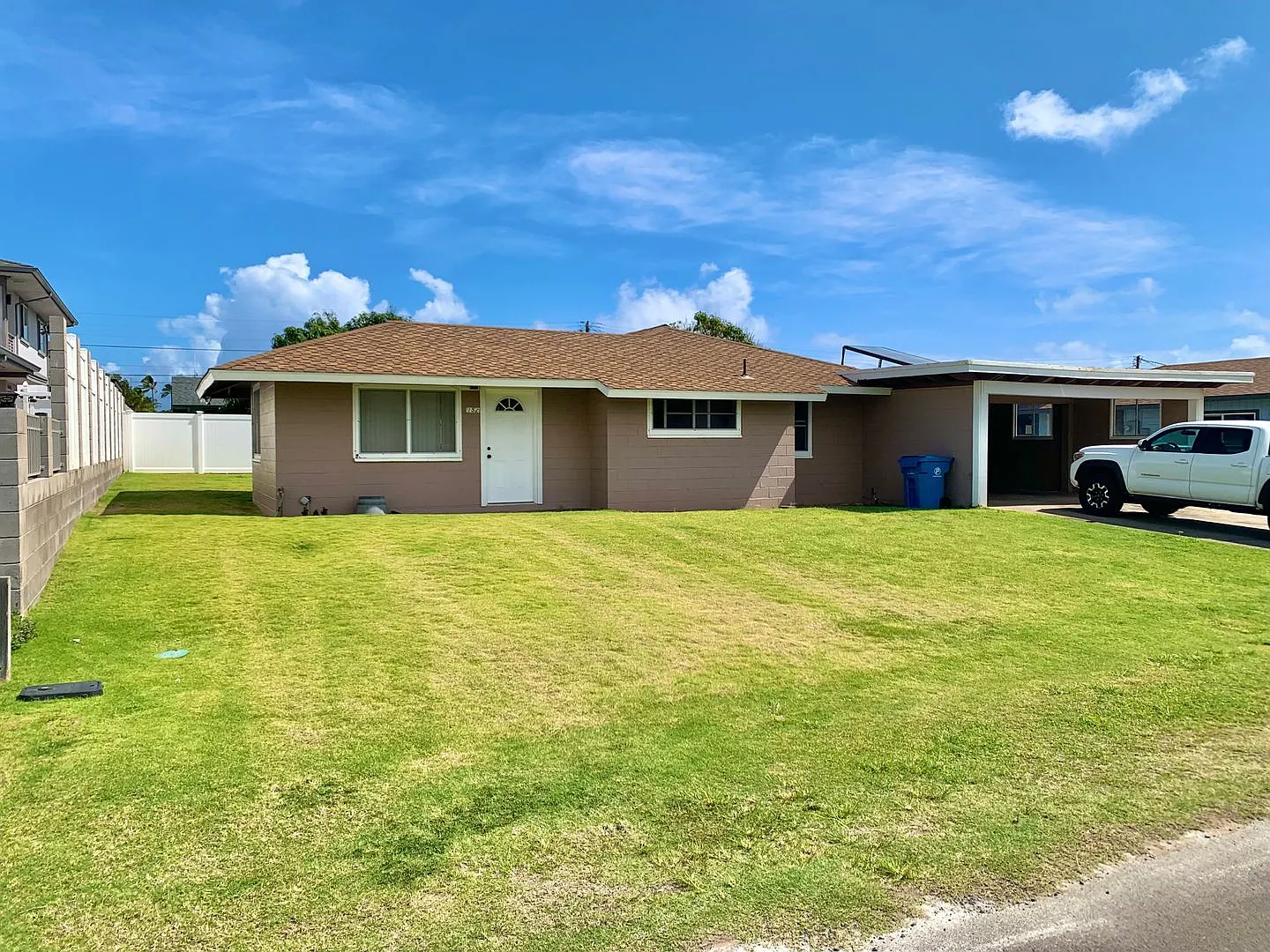 Charming 3 Bedroom / 2 Bath House in Kahului! — Photo 1