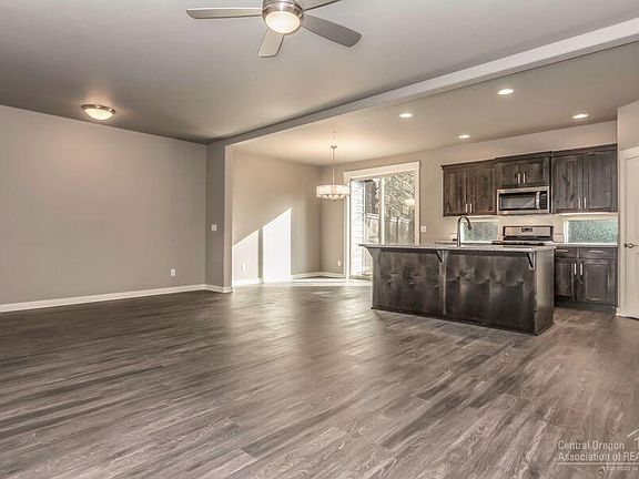 5th image of 60427 Hedgewood Ln Lot 147