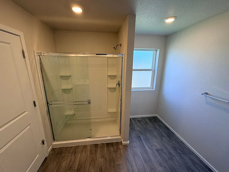 462 Greencrest St NE — Photo 8