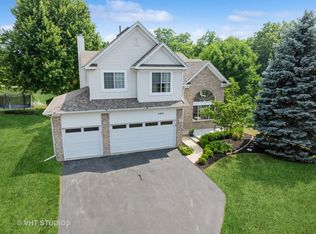 134 S Hankes Rd, Aurora, IL 60506