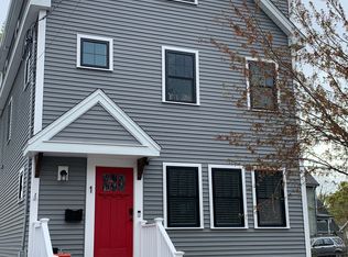 1 Warren Ave, Wakefield, MA 01880