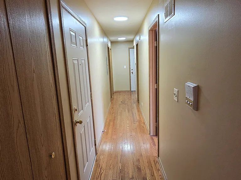 9304 S Paxton Ave #2 — Photo 3