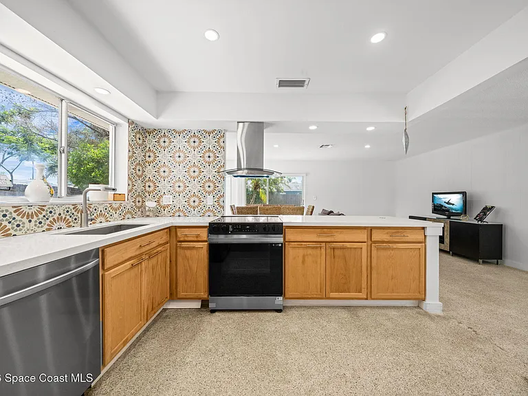 2050 Port Malabar Blvd NE — Photo 3