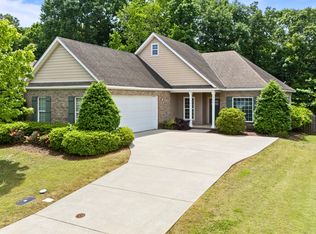 1732 Vfw Rd, Auburn, AL 36832