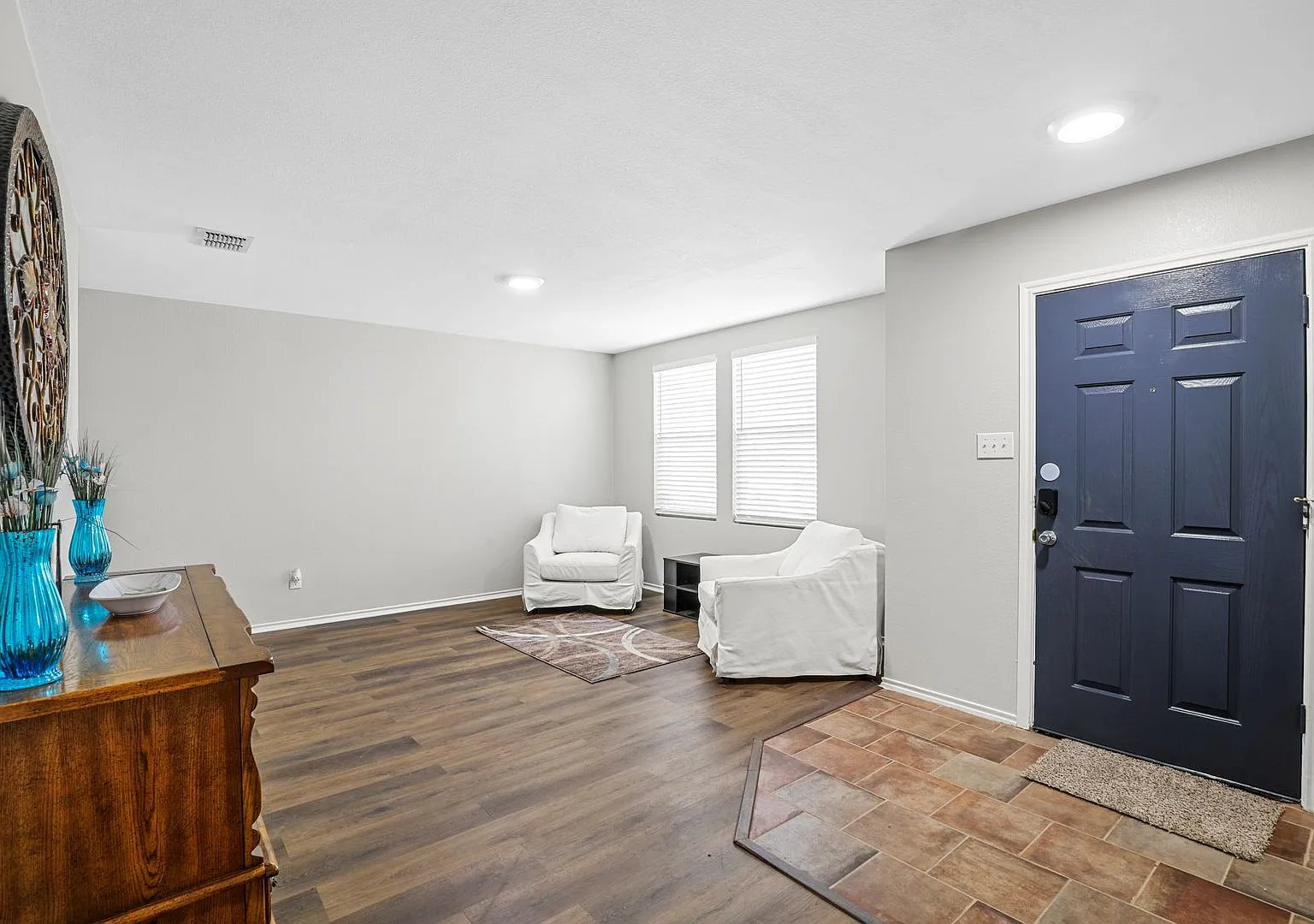 Rare Find: 5 Bedroom in Highly Sought After Creekside at Preston! — Photo 2