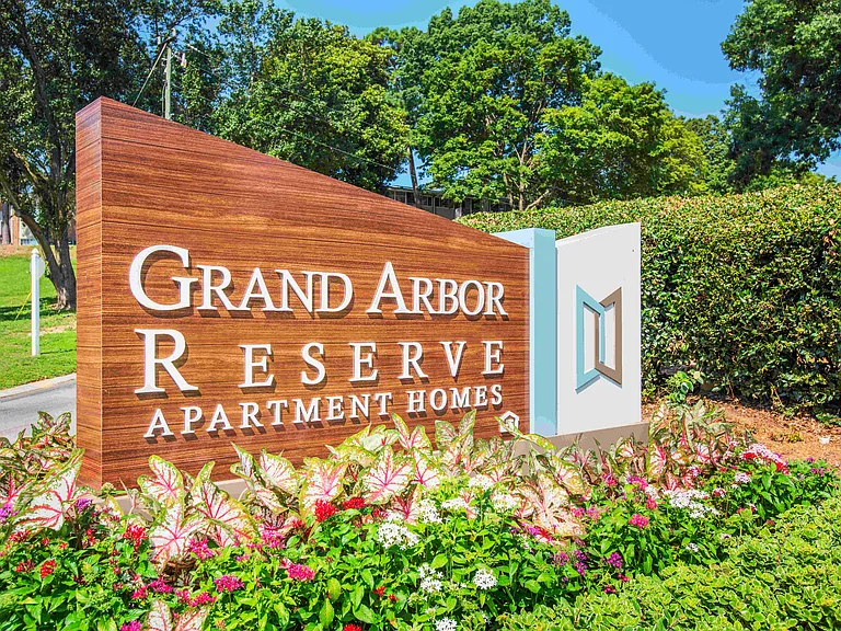 Grand Arbor Reserve Apartment Homes — Photo 31