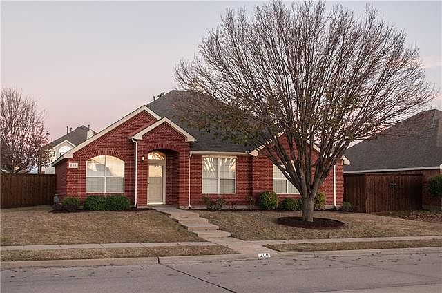 1st image of 208 N Alder Dr