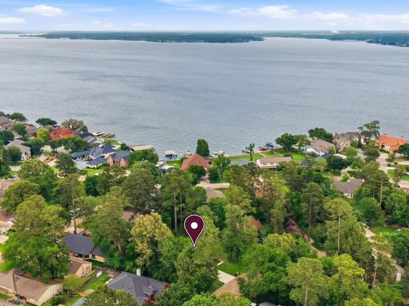 27 Cranberry Ln, Montgomery, TX 77356