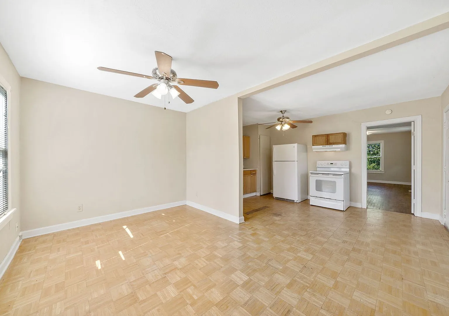 1 Bedroom/1 Bath Olmos Subdivision — Photo 3
