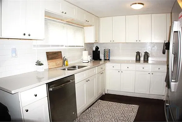 3 bed, $2,500 — Photo 2