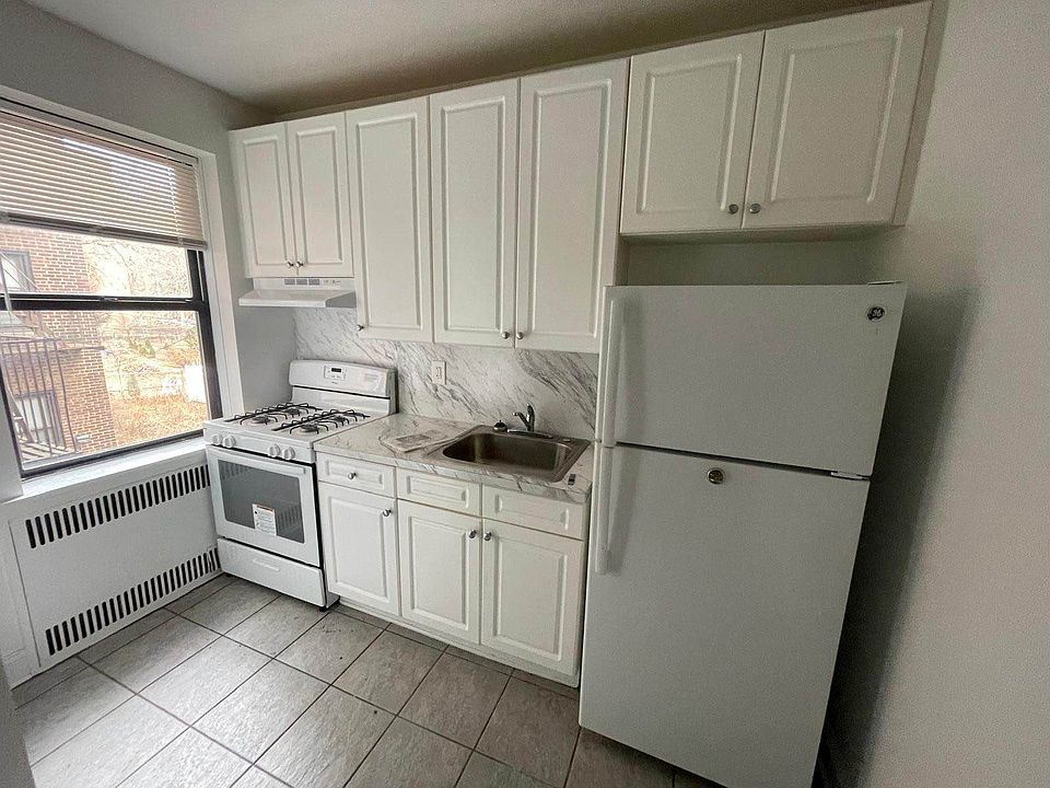 1st image of 53-01 32nd Ave #2P