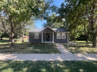 405 S 14th St, Fort Calhoun, NE 68023