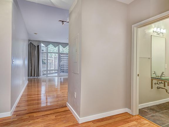 4th image of 9 N Euclid Ave Unit 416