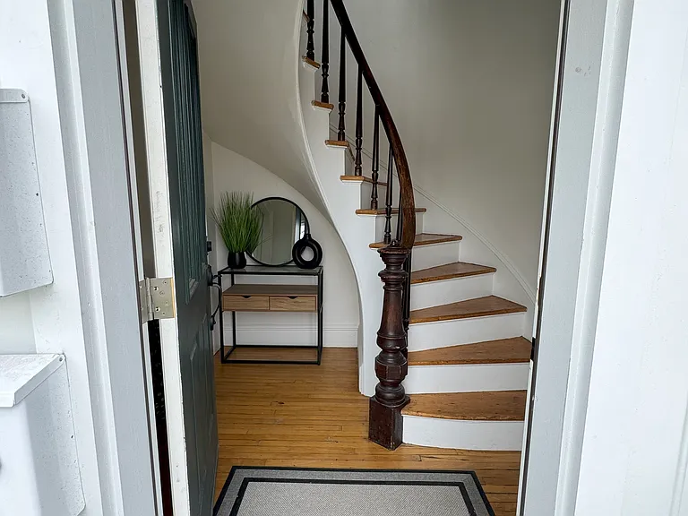 29 Ocean Ave #2 — Photo 16