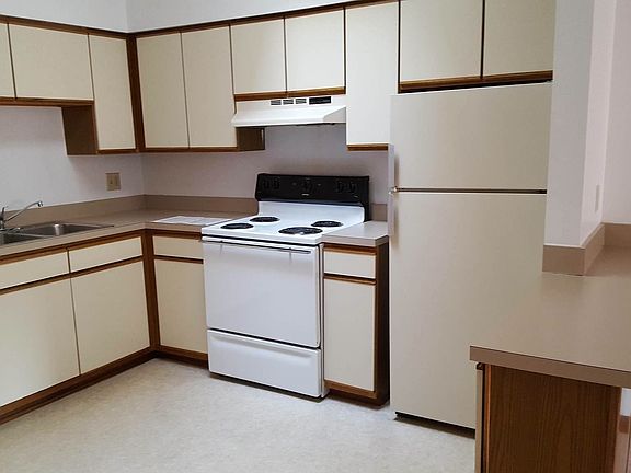 5th image of 735 N High St APT E