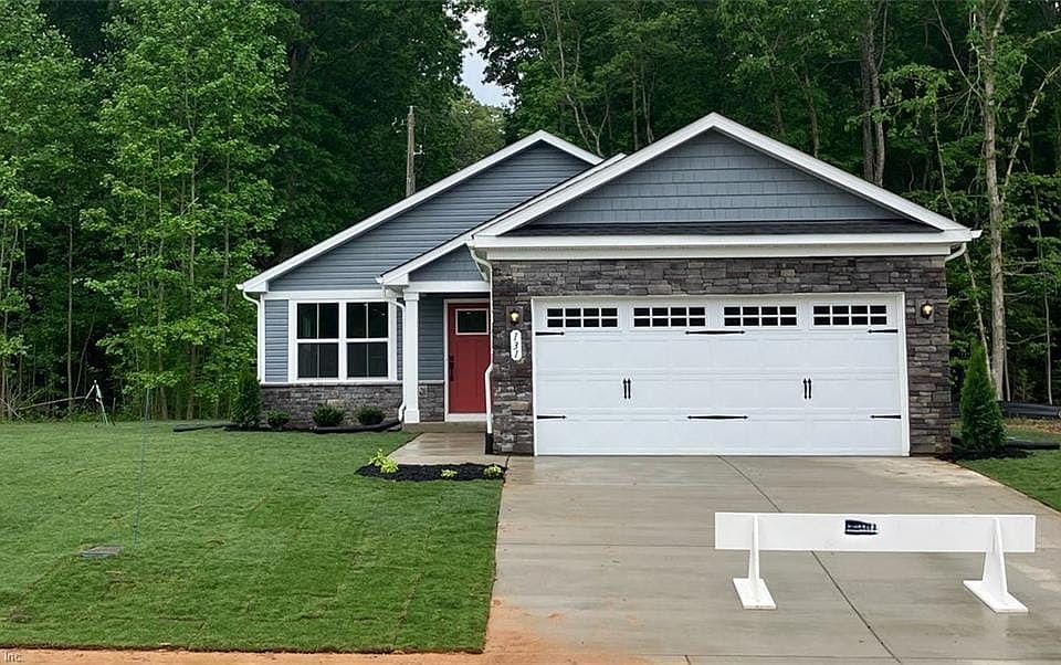 1st image of 131 Pleasants Ln
