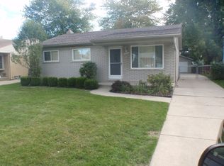 39706 Chart St, Harrison Township, MI 48045