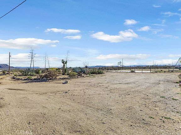 5th image of 1998 Cambria Rd