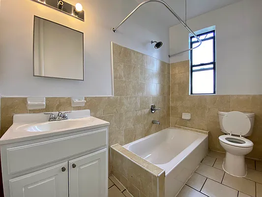 Rented by Contact Realty | media 11