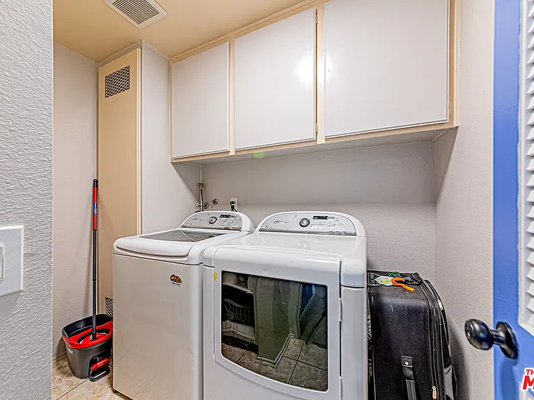 14742 Pioneer Blvd — Photo 30