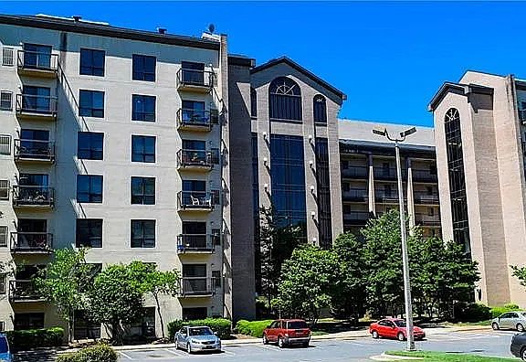 2nd image of 211 Heritage Blvd Ste 216