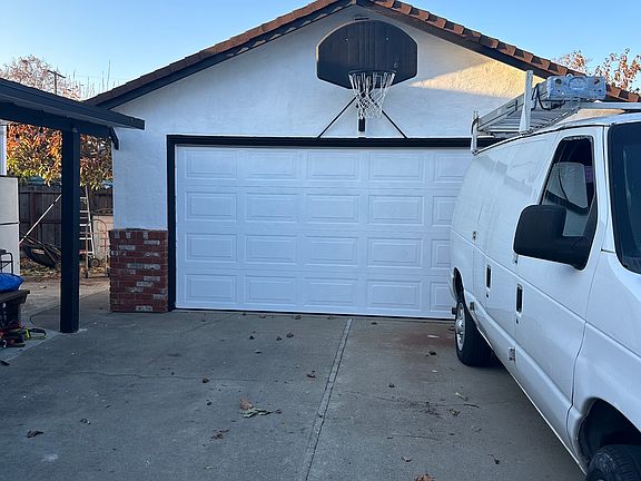 3rd image of 381 Hacienda Ave