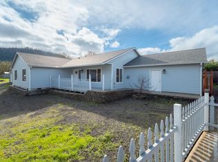 795 SE Thompson Ave, Winston, OR 97496