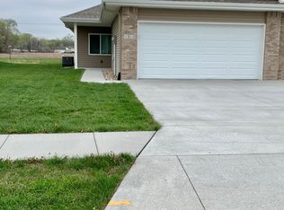 5312 Hardings Landing Rd, Council Bluffs, IA 51501