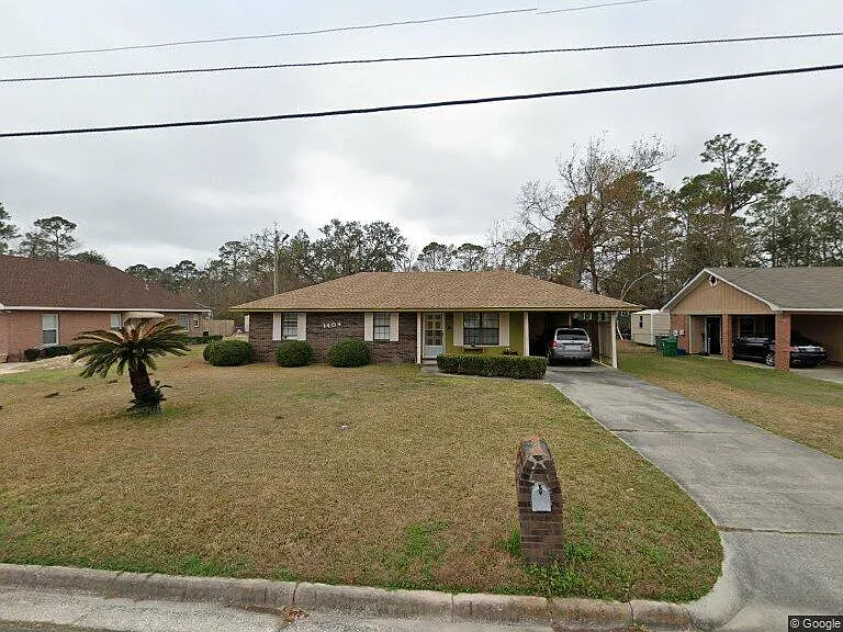 1404 Willie Houseal Dr