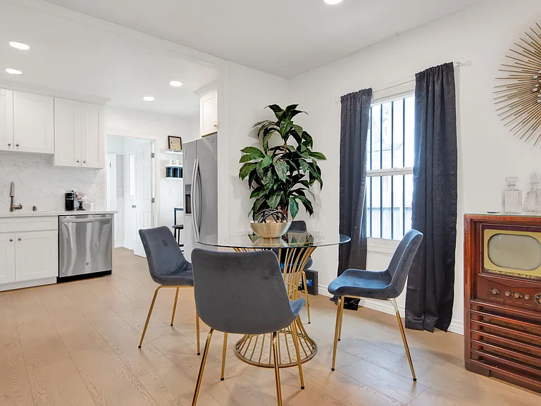 3959 Halldale Ave — Photo 8