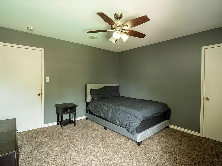 1514 Roanwood Dr — Photo 8