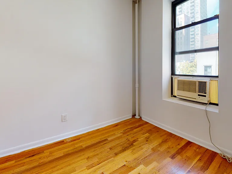 334 E 78th St #10 — Photo 5