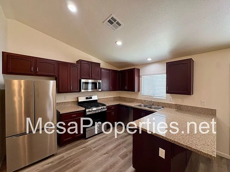 9550 Tamarisk Ave #127 — Photo 5