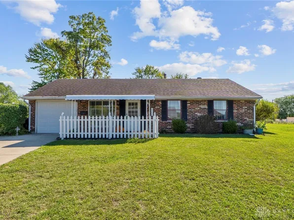 3956 Sparkhill Dr, Enon, OH 45323