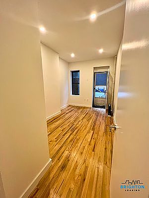3rd image of 417 E 9th St APT 1